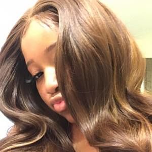 Meet your Posher, Naria